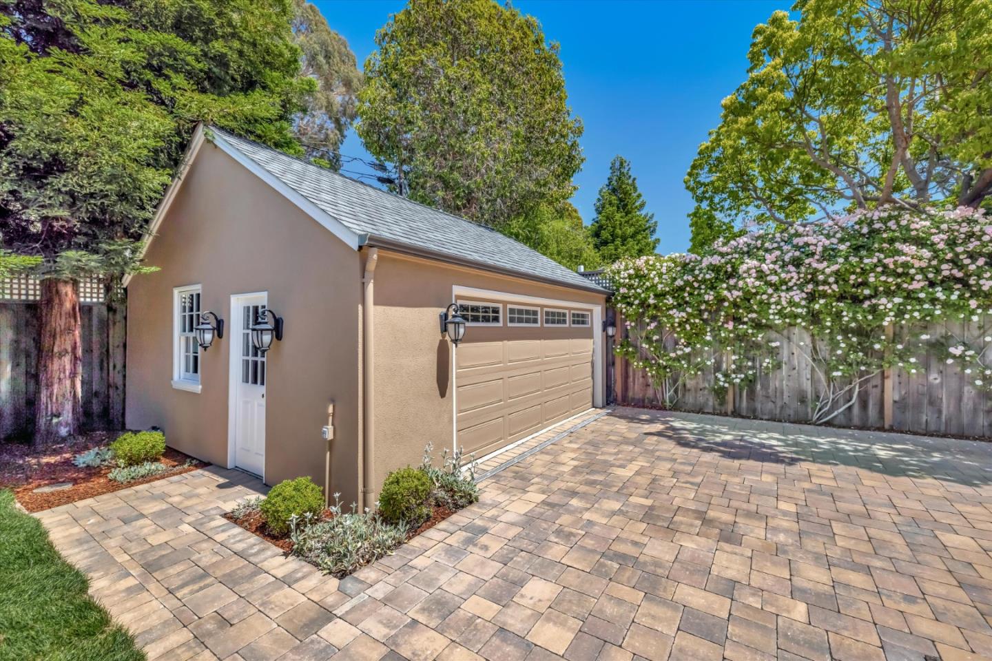 Detail Gallery Image 50 of 57 For 838 Walnut Ave, Burlingame,  CA 94010 - 4 Beds | 4 Baths