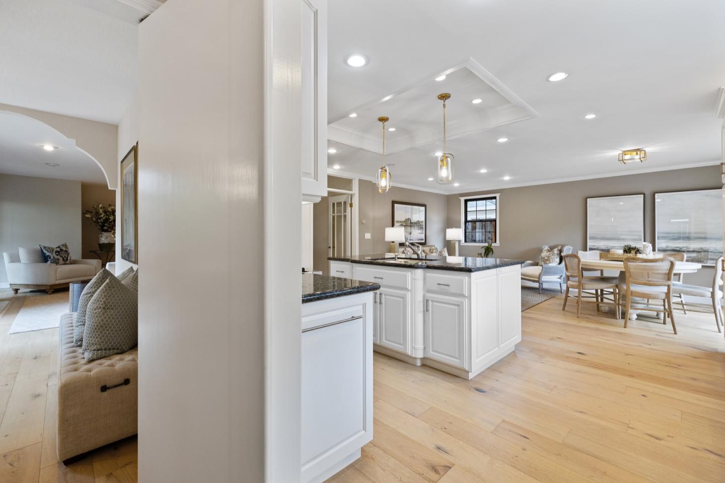 Detail Gallery Image 13 of 82 For 724 Windsor Way, Redwood City,  CA 94061 - 4 Beds | 3 Baths