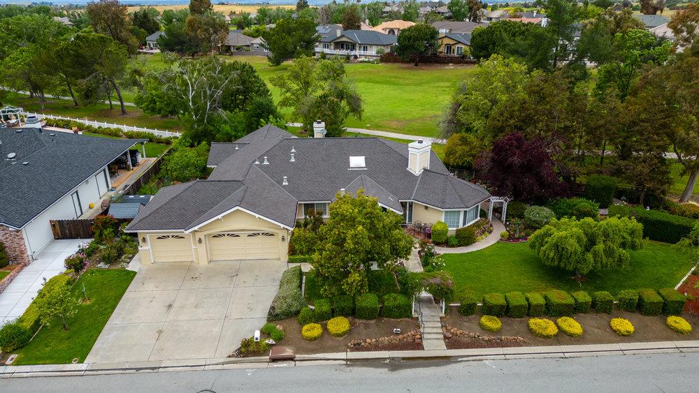 Photo of 155 Freds Wy in Hollister, CA