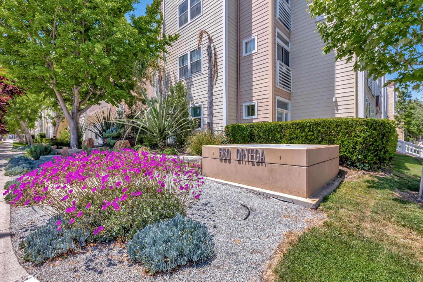 Detail Gallery Image 1 of 1 For 550 Ortega Ave a 411,  Mountain View,  CA 94040 - 2 Beds | 2 Baths