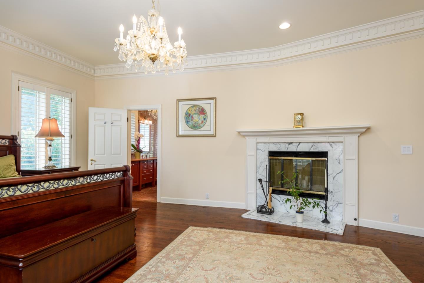 Detail Gallery Image 11 of 26 For 1045 Lassen Dr, Menlo Park,  CA 94025 - 5 Beds | 4/1 Baths