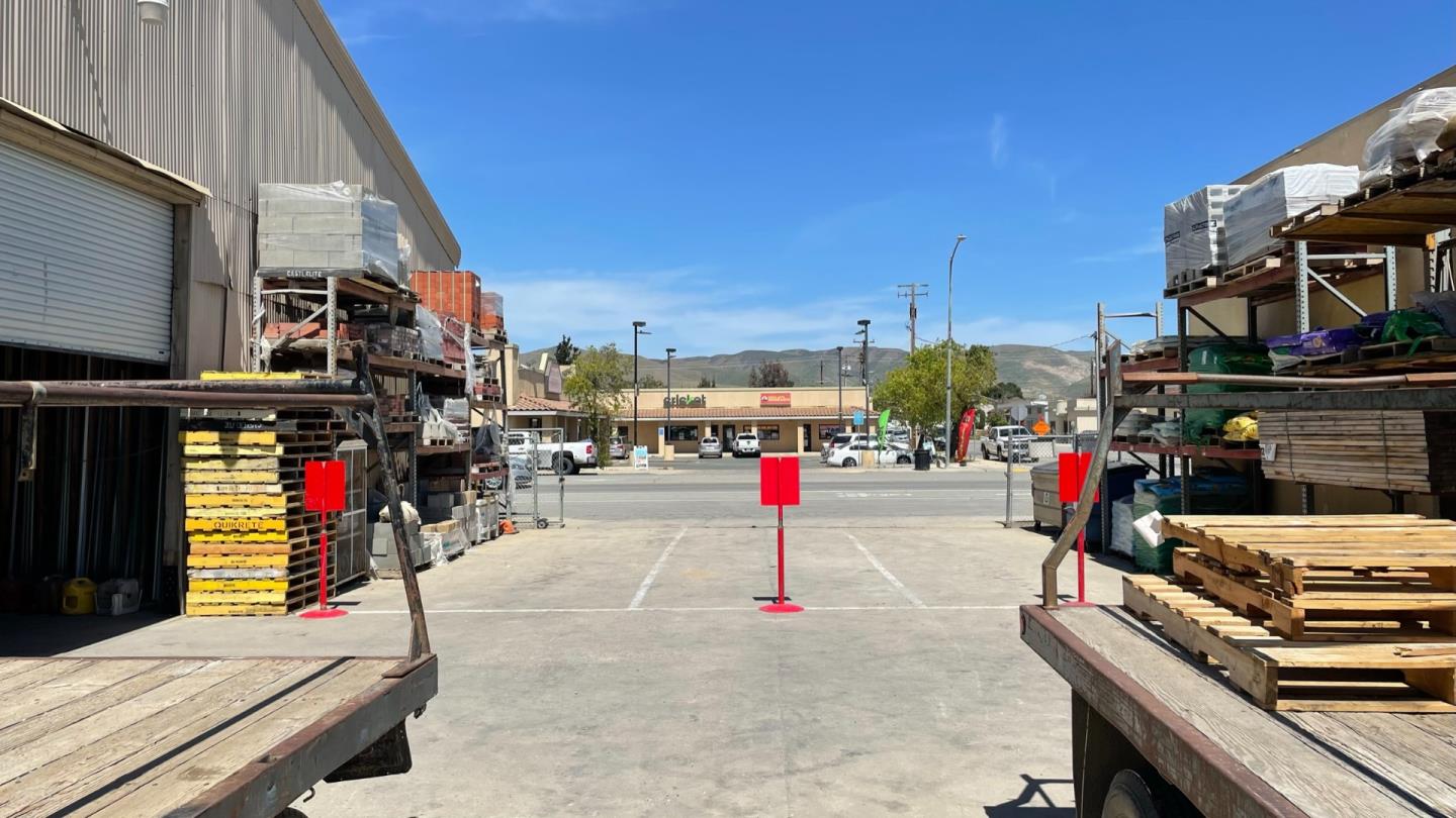 906 Front St, Soledad, CA 93960 Beds Baths (Contingent