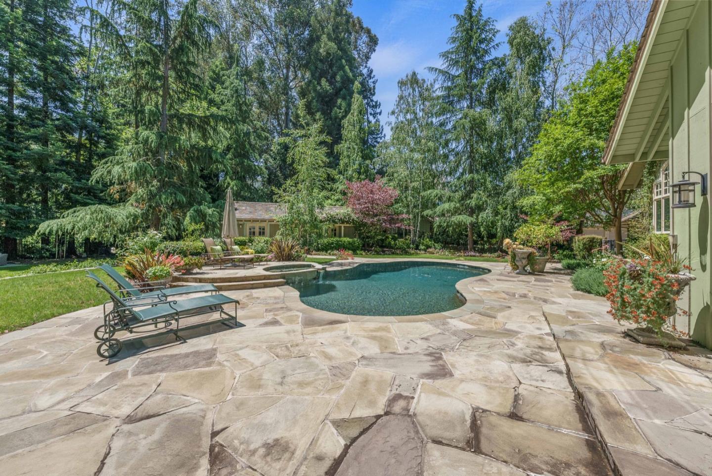 Detail Gallery Image 23 of 36 For 20620 Brookwood Ln, Saratoga,  CA 95070 - 5 Beds | 4/1 Baths