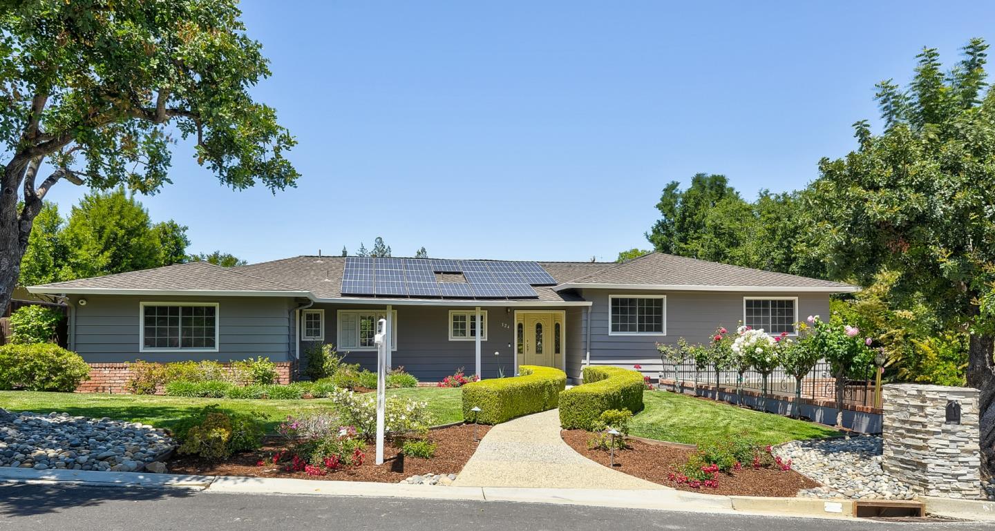 Detail Gallery Image 1 of 1 For 124 Newell Ave, Los Gatos,  CA 95032 - 5 Beds | 2/1 Baths