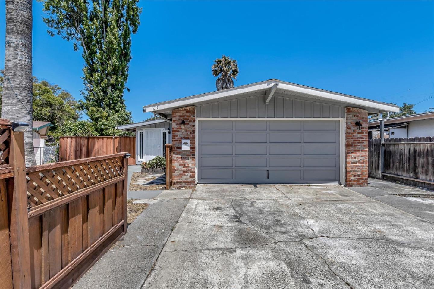 Detail Gallery Image 1 of 1 For 211 Twinlake Dr, Sunnyvale,  CA 94089 - 3 Beds | 2 Baths