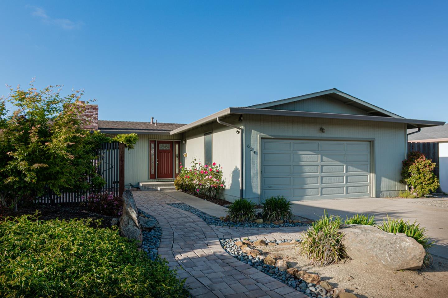 Detail Gallery Image 1 of 1 For 624 Seneca Pl, Salinas,  CA 93906 - 3 Beds | 2 Baths