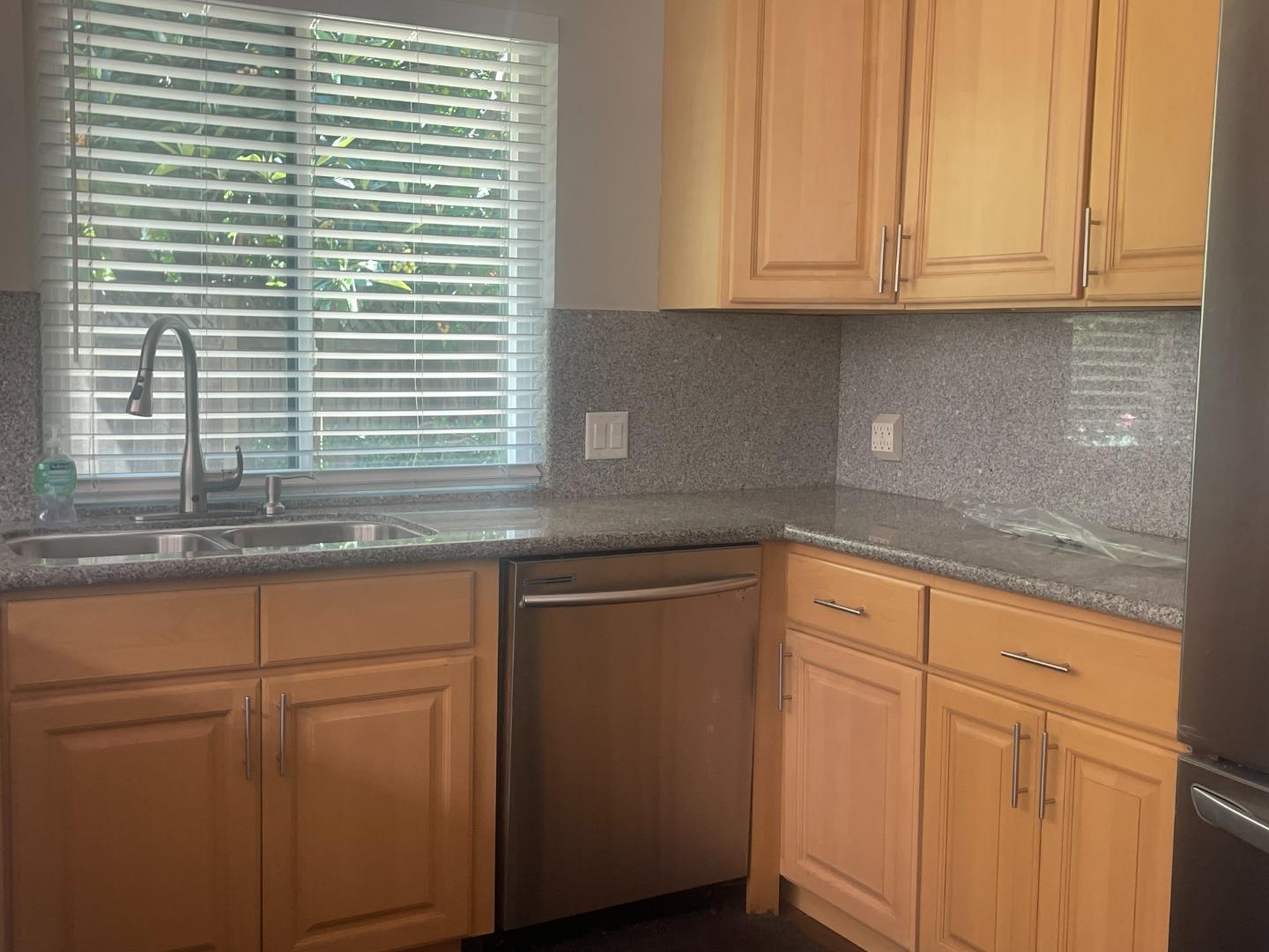 Detail Gallery Image 9 of 25 For 560 Arastradero Rd, Palo Alto,  CA 94306 - 3 Beds | 2 Baths