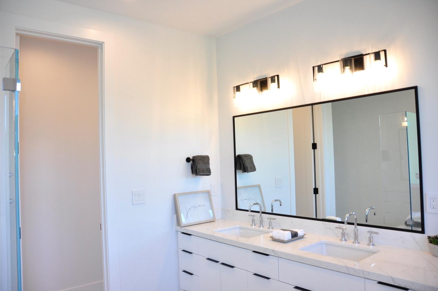 Detail Gallery Image 13 of 31 For 950 Lucky Ave, Menlo Park,  CA 94025 - 7 Beds | 6/1 Baths