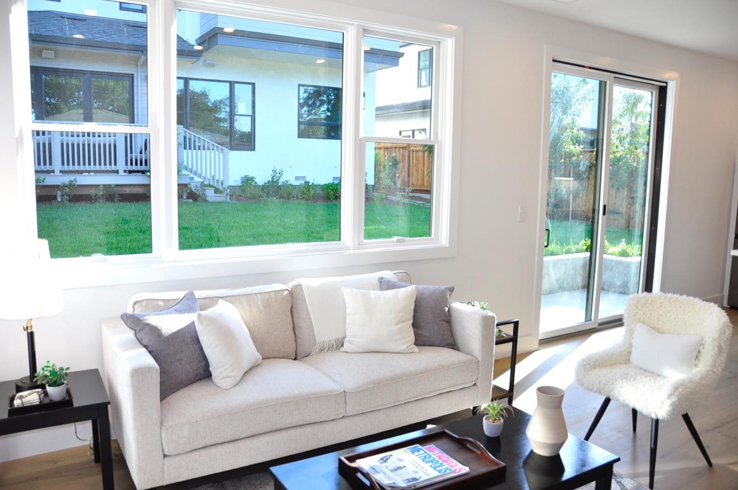 Detail Gallery Image 19 of 31 For 950 Lucky Ave, Menlo Park,  CA 94025 - 7 Beds | 6/1 Baths