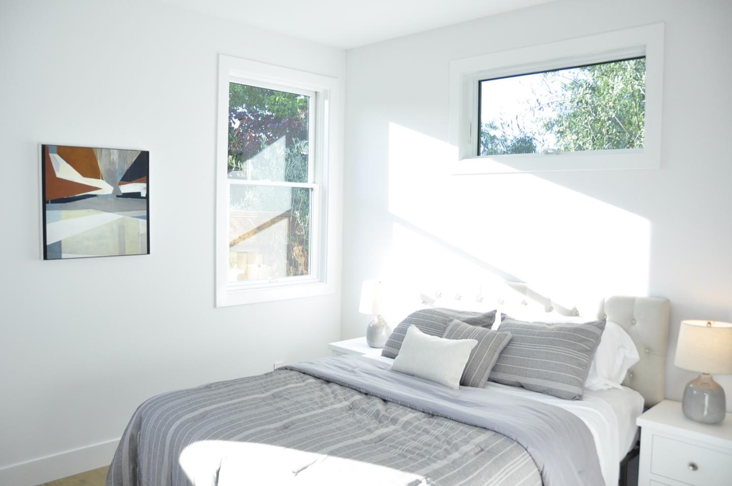 Detail Gallery Image 20 of 31 For 950 Lucky Ave, Menlo Park,  CA 94025 - 7 Beds | 6/1 Baths