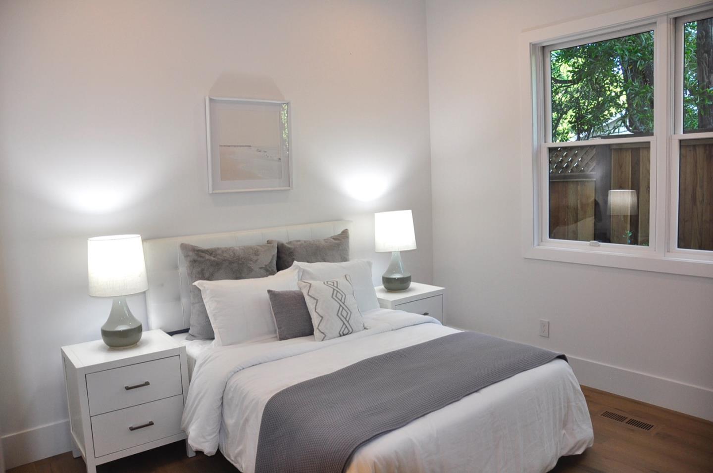 Detail Gallery Image 25 of 31 For 950 Lucky Ave, Menlo Park,  CA 94025 - 7 Beds | 6/1 Baths