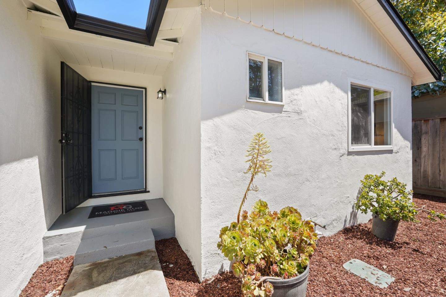 Detail Gallery Image 6 of 40 For 2138 Cooley Ave, East Palo Alto,  CA 94303 - 3 Beds | 1 Baths