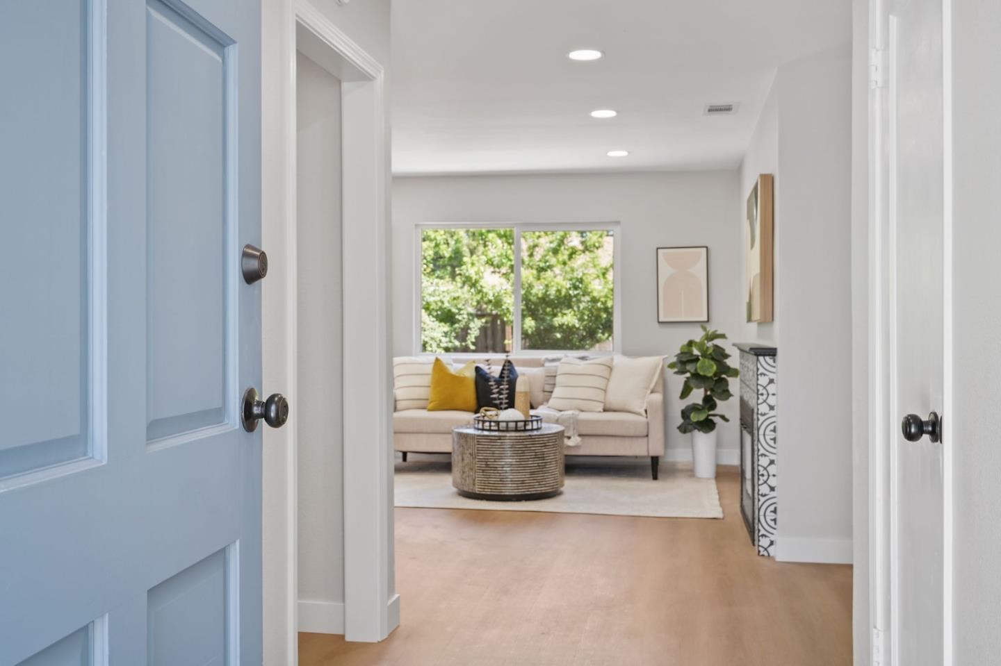Detail Gallery Image 7 of 40 For 2138 Cooley Ave, East Palo Alto,  CA 94303 - 3 Beds | 1 Baths
