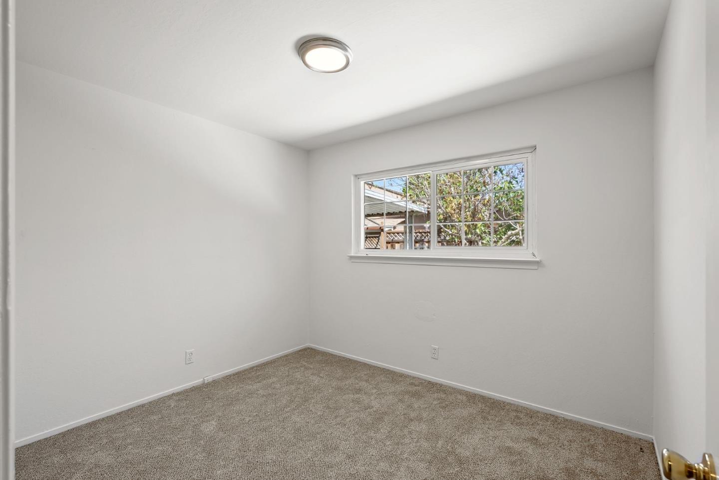 Detail Gallery Image 28 of 44 For 984 Rose Ave, Redwood City,  CA 94063 - 5 Beds | 2 Baths