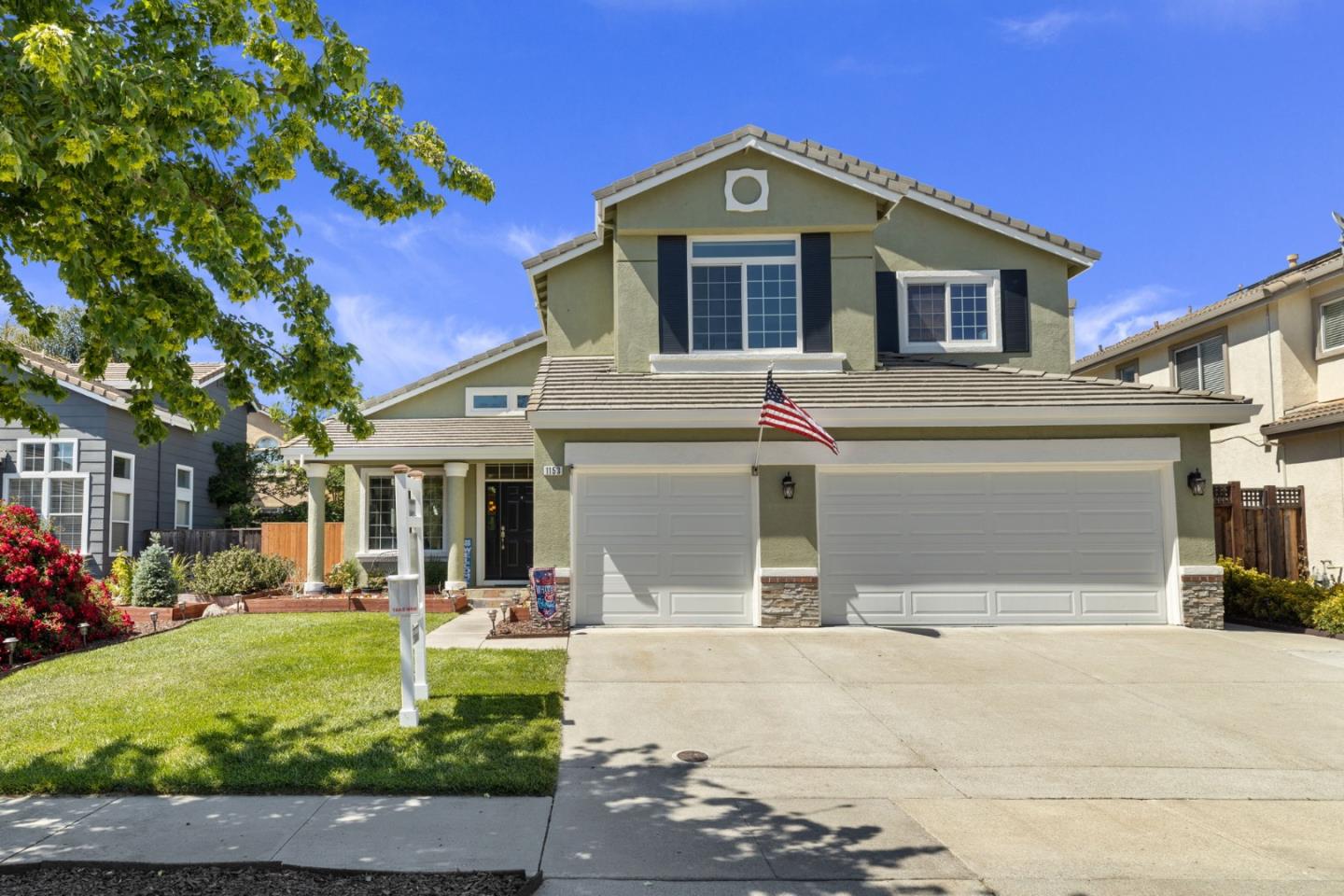 Detail Gallery Image 1 of 1 For 1153 Arapaho Dr, Gilroy,  CA 95020 - 5 Beds | 3 Baths