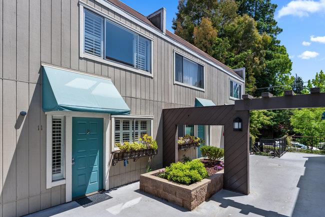 Detail Gallery Image 2 of 32 For 165 Okeefe St #11,  Menlo Park,  CA 94025 - 2 Beds | 1/1 Baths