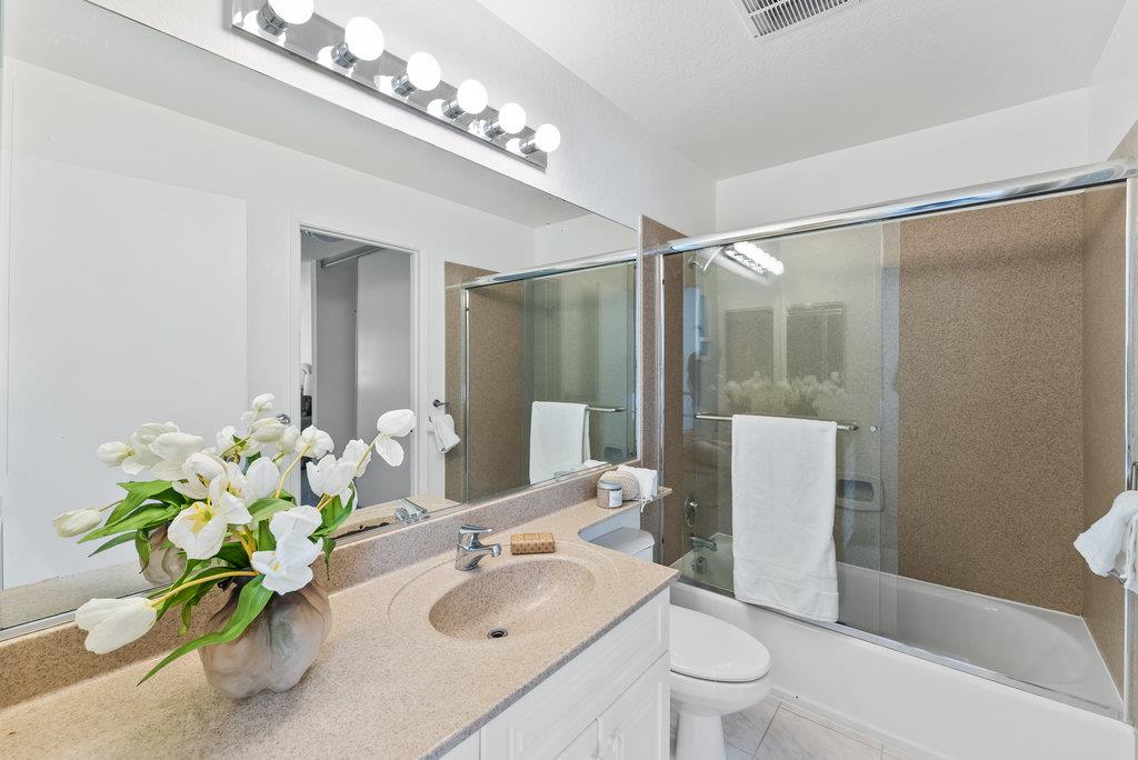 Detail Gallery Image 23 of 32 For 165 Okeefe St #11,  Menlo Park,  CA 94025 - 2 Beds | 1/1 Baths