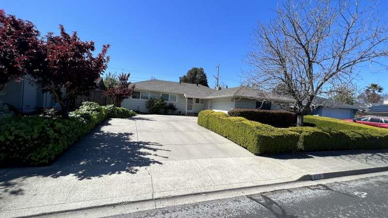 Detail Gallery Image 1 of 25 For 438 Montclair Dr, Santa Clara,  CA 95051 - 4 Beds | 2 Baths
