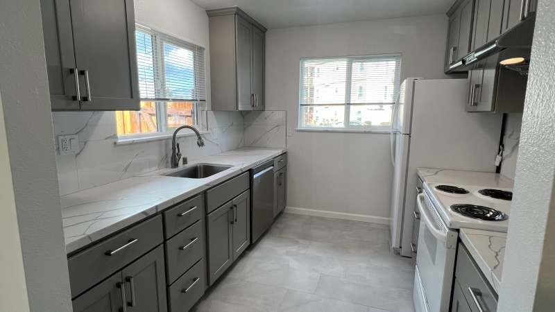 Detail Gallery Image 7 of 28 For 1281 Saratoga Ave #1,  San Jose,  CA 95129 - 3 Beds | 2 Baths