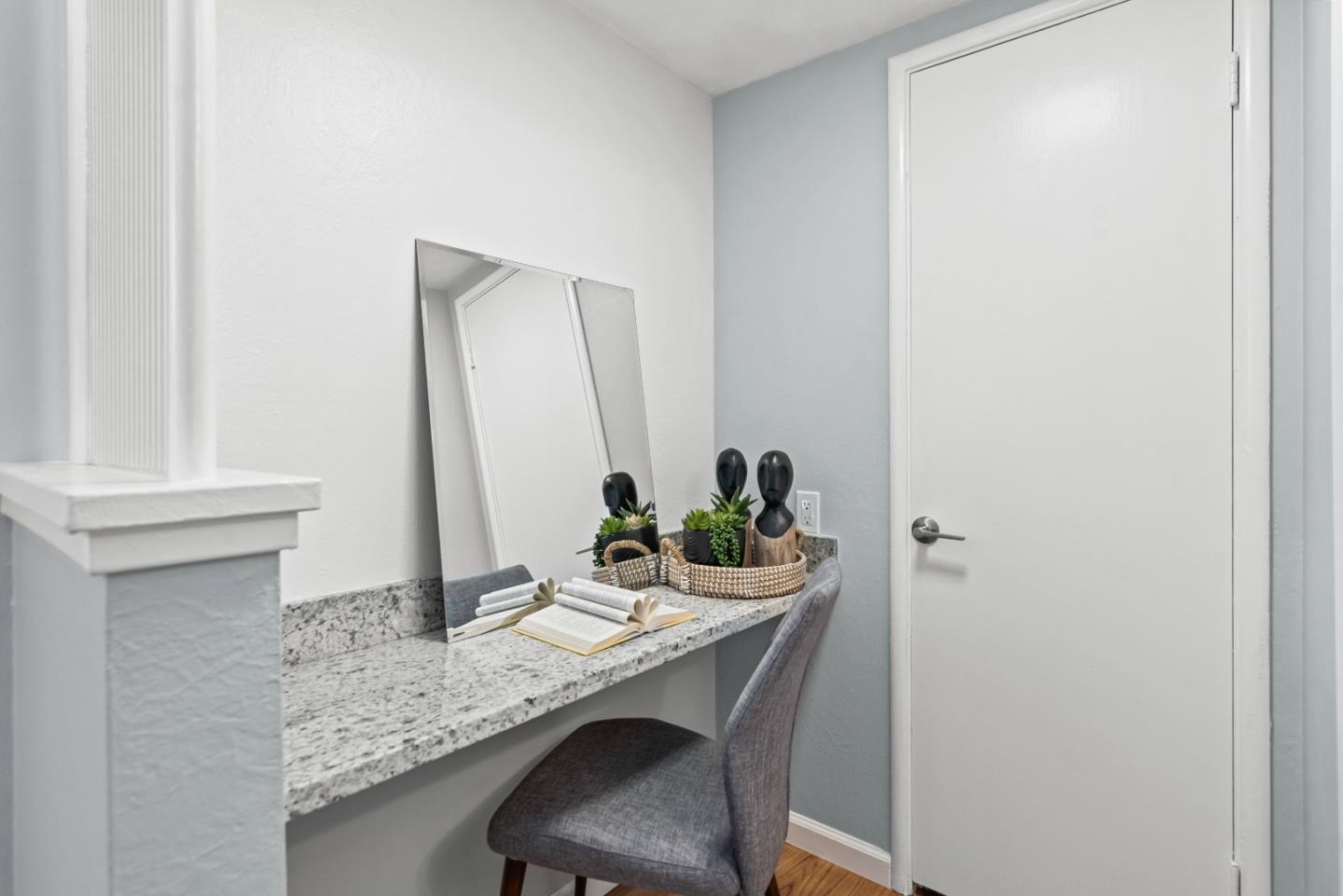 Detail Gallery Image 15 of 26 For 1040 Gloucester Ct, Sunnyvale,  CA 94087 - 4 Beds | 2 Baths