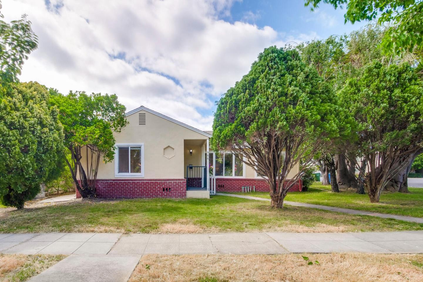 Detail Gallery Image 1 of 1 For 986 Camino Dr, Santa Clara,  CA 95050 - 3 Beds | 2 Baths