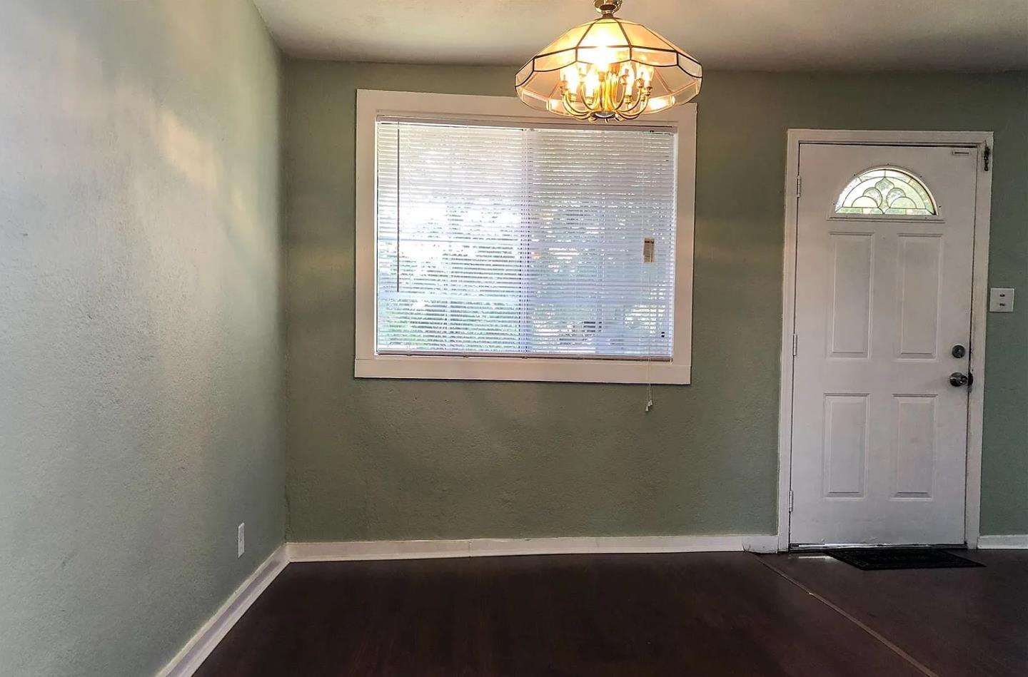 Detail Gallery Image 5 of 13 For 581 Illinois Ave, San Jose,  CA 95125 - – Beds | – Baths