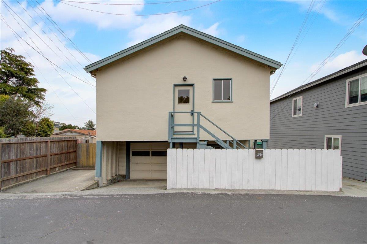 Detail Gallery Image 1 of 1 For 820 Hickory Pl, South San Francisco,  CA 94080 - 2 Beds | 1 Baths