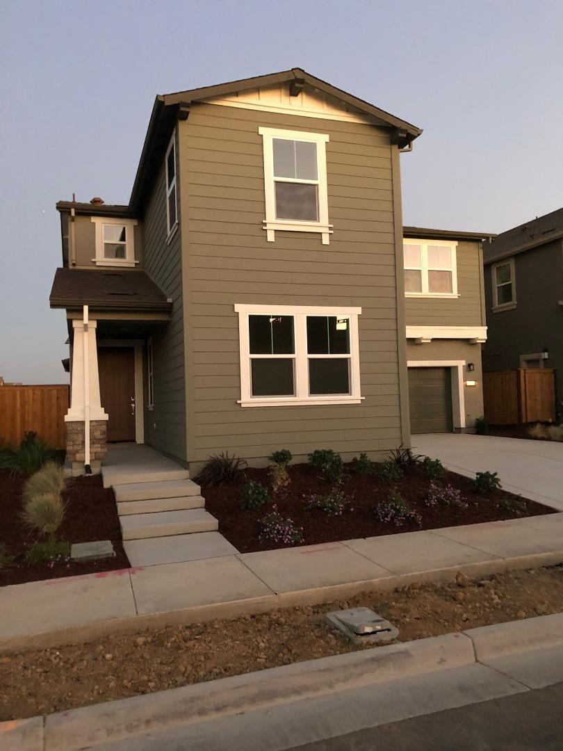 Detail Gallery Image 3 of 11 For 2656 Salinger Ave, Tracy,  CA 95377 - 4 Beds | 3 Baths