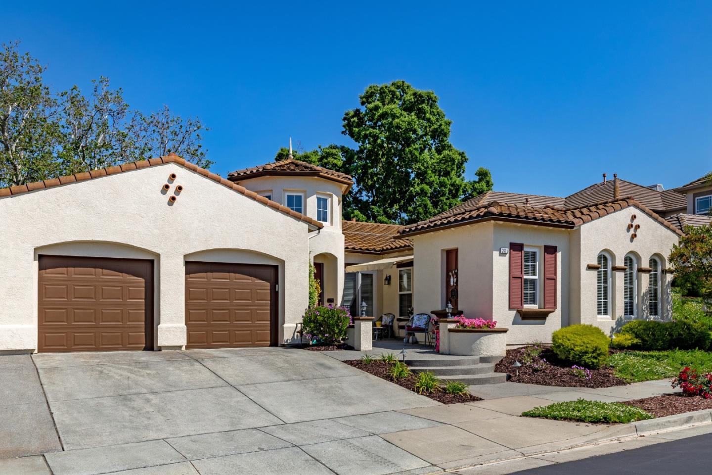 Detail Gallery Image 1 of 1 For 2415 Muirfield Way, Gilroy,  CA 95020 - 4 Beds | 2/1 Baths