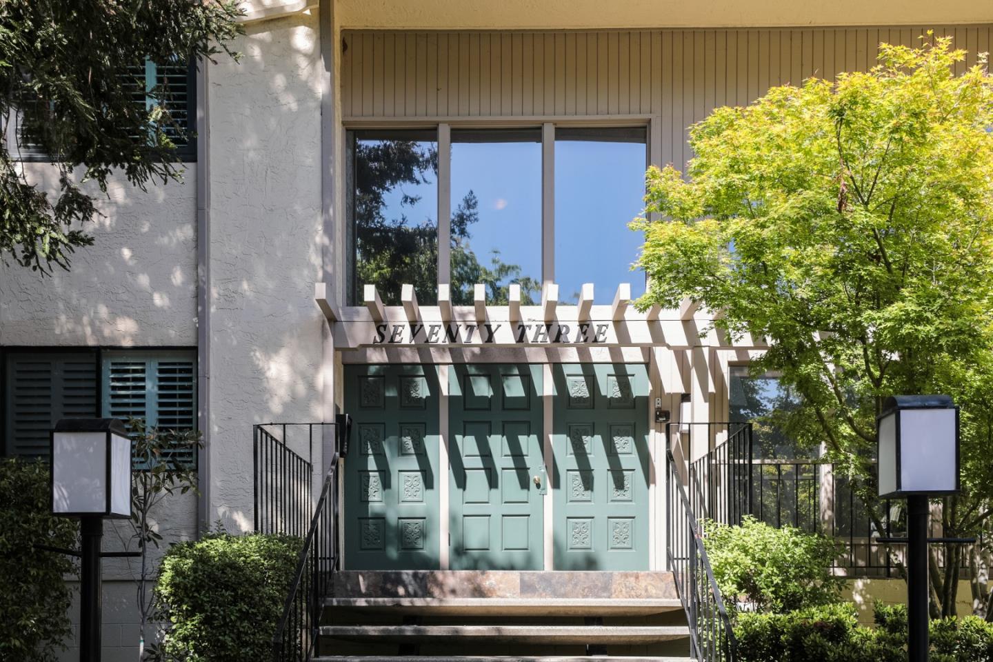 Detail Gallery Image 1 of 1 For 73 3rd St #37,  Los Altos,  CA 94022 - 2 Beds | 1/1 Baths