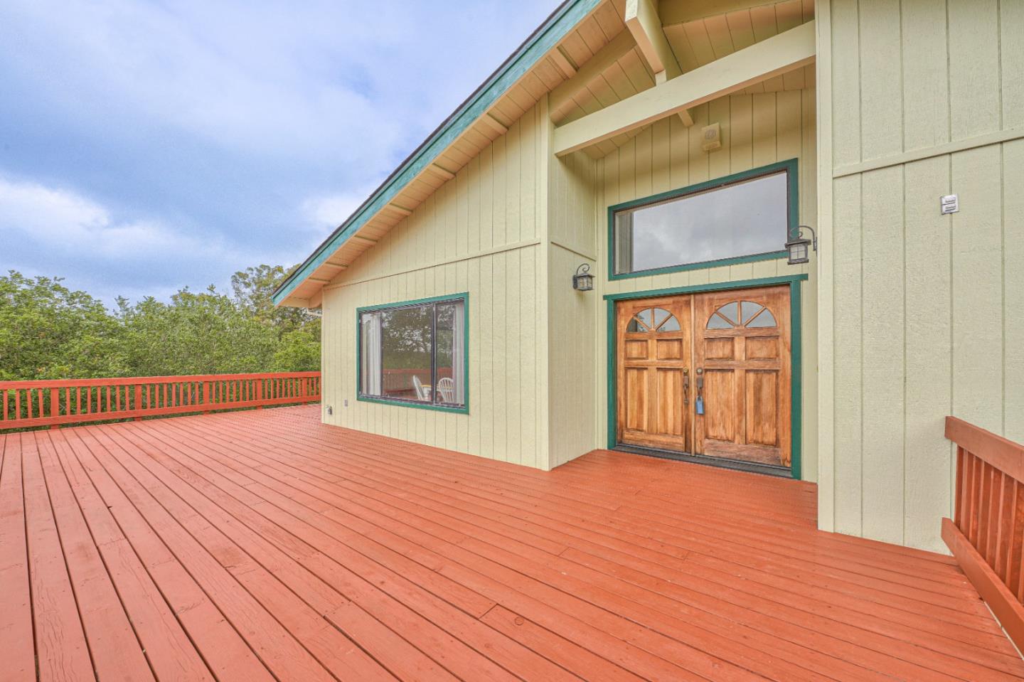 Detail Gallery Image 1 of 1 For 452 Echo Valley Rd, Salinas,  CA 93907 - 4 Beds | 2/1 Baths