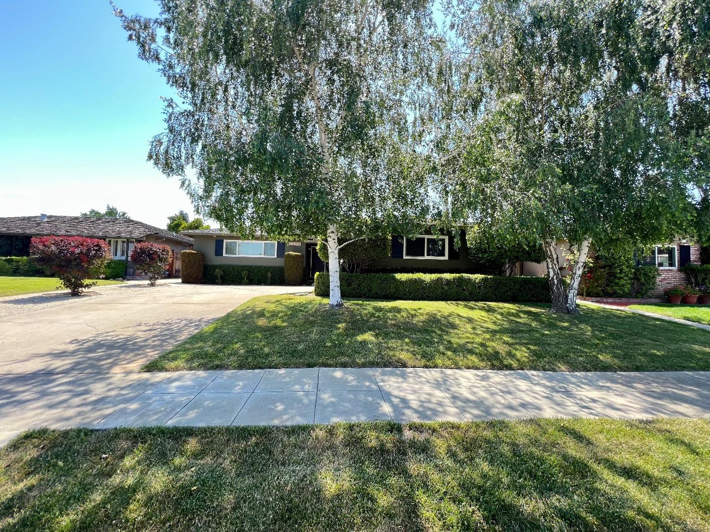 Detail Gallery Image 1 of 1 For 2735 Aragon Way, San Jose,  CA 95125 - 3 Beds | 2/1 Baths