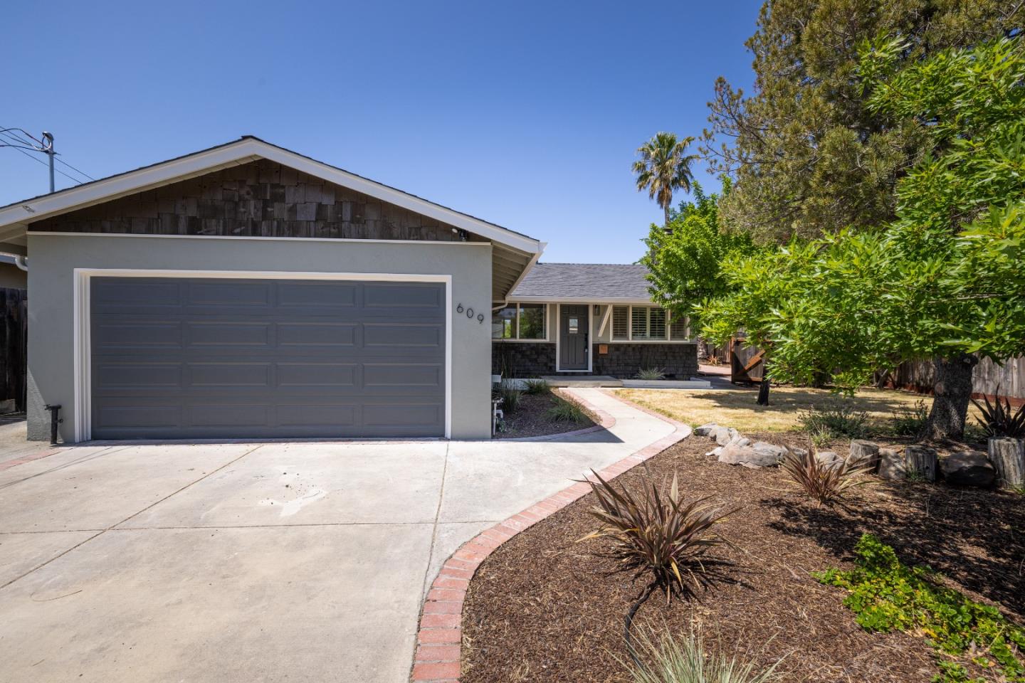 Detail Gallery Image 1 of 1 For 609 Los Alamos Ave, Livermore,  CA 94550 - 3 Beds | 1/1 Baths