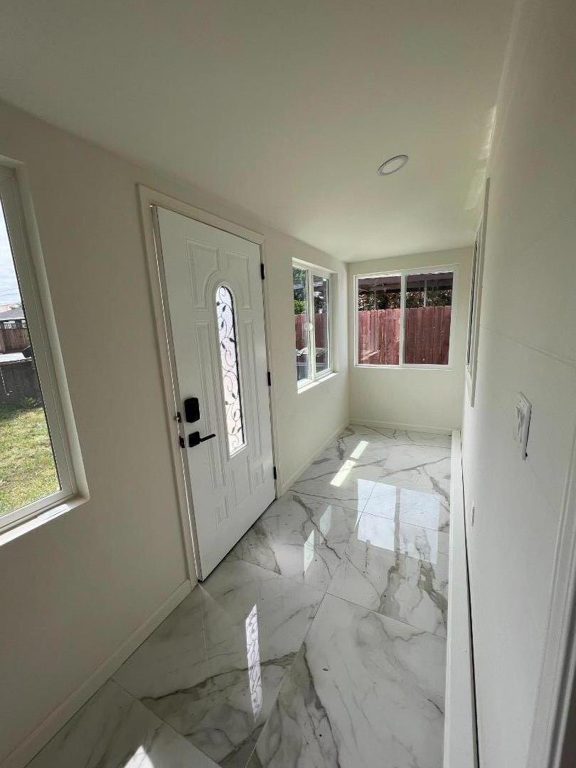 Detail Gallery Image 2 of 30 For 573 Stanford Ave, Redwood City,  CA 94063 - 3 Beds | 2 Baths