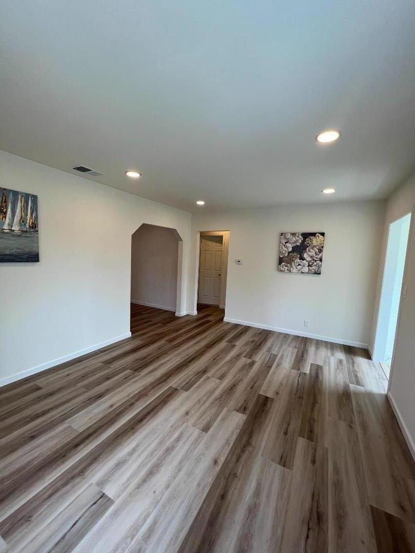 Detail Gallery Image 6 of 30 For 573 Stanford Ave, Redwood City,  CA 94063 - 3 Beds | 2 Baths