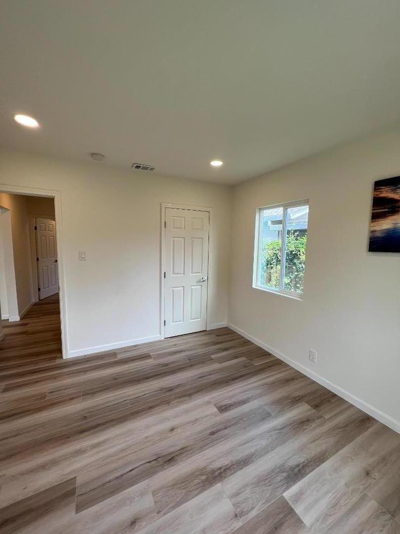 Detail Gallery Image 9 of 30 For 573 Stanford Ave, Redwood City,  CA 94063 - 3 Beds | 2 Baths