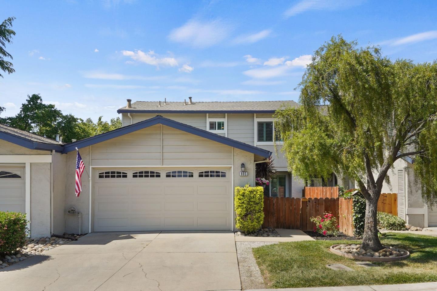 Detail Gallery Image 1 of 1 For 985 Bosco Ln, Gilroy,  CA 95020 - 3 Beds | 2/1 Baths