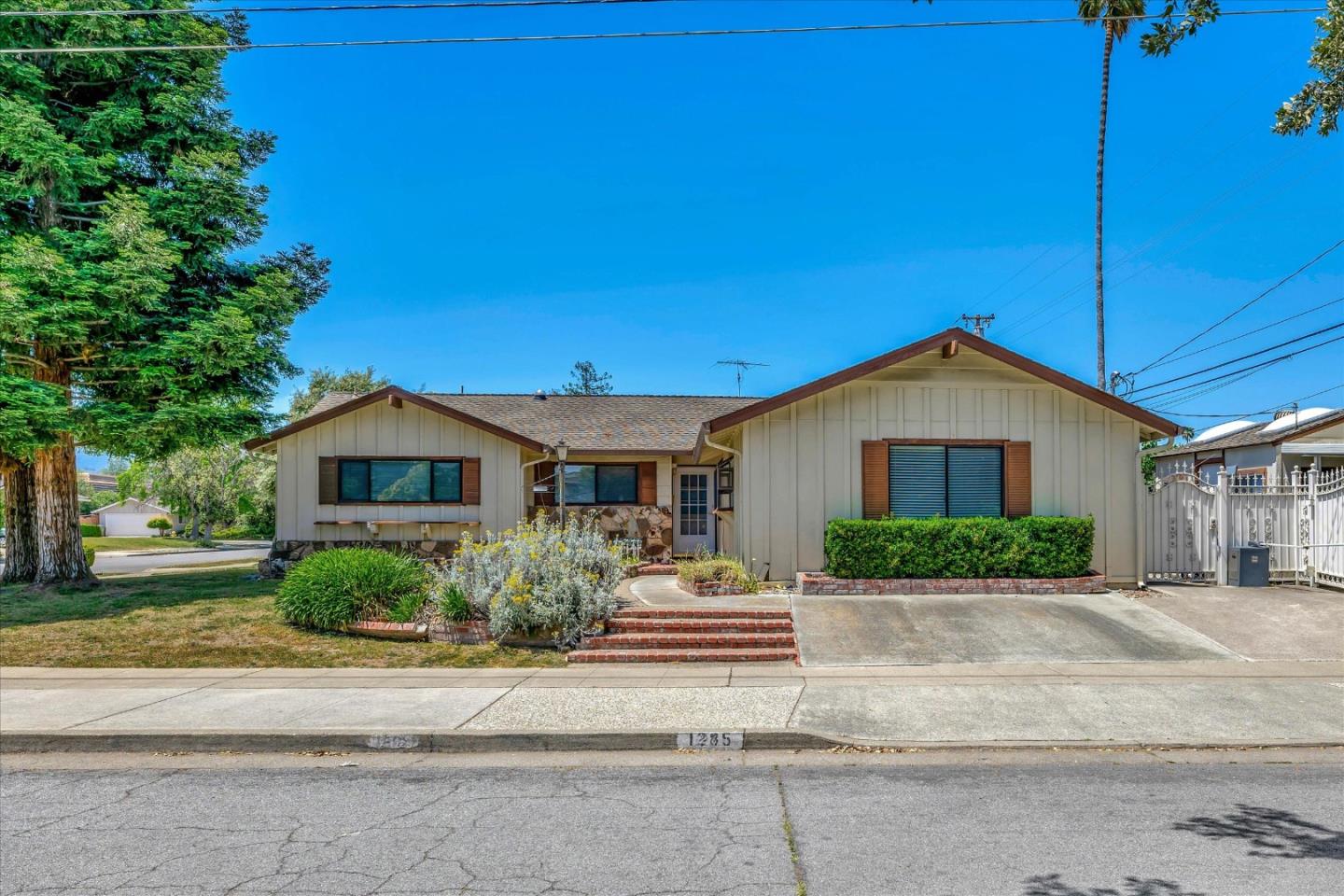 Detail Gallery Image 1 of 1 For 1285 Petal Way, San Jose,  CA 95129 - 4 Beds | 2 Baths