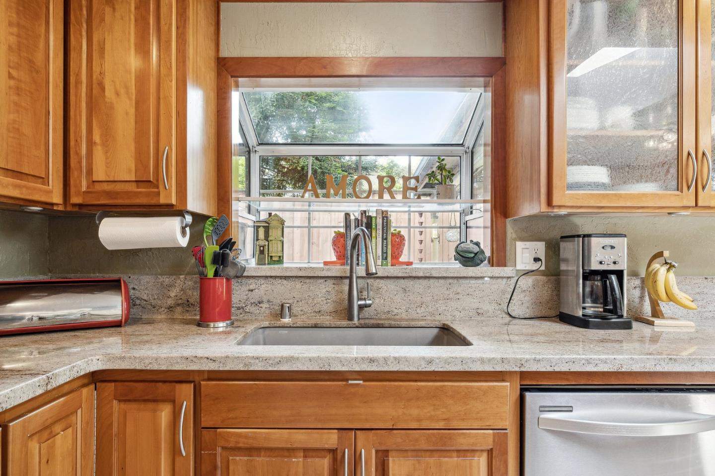 Detail Gallery Image 15 of 70 For 538 Ferdinand Ave, El Granada,  CA 94019 - 4 Beds | 2 Baths