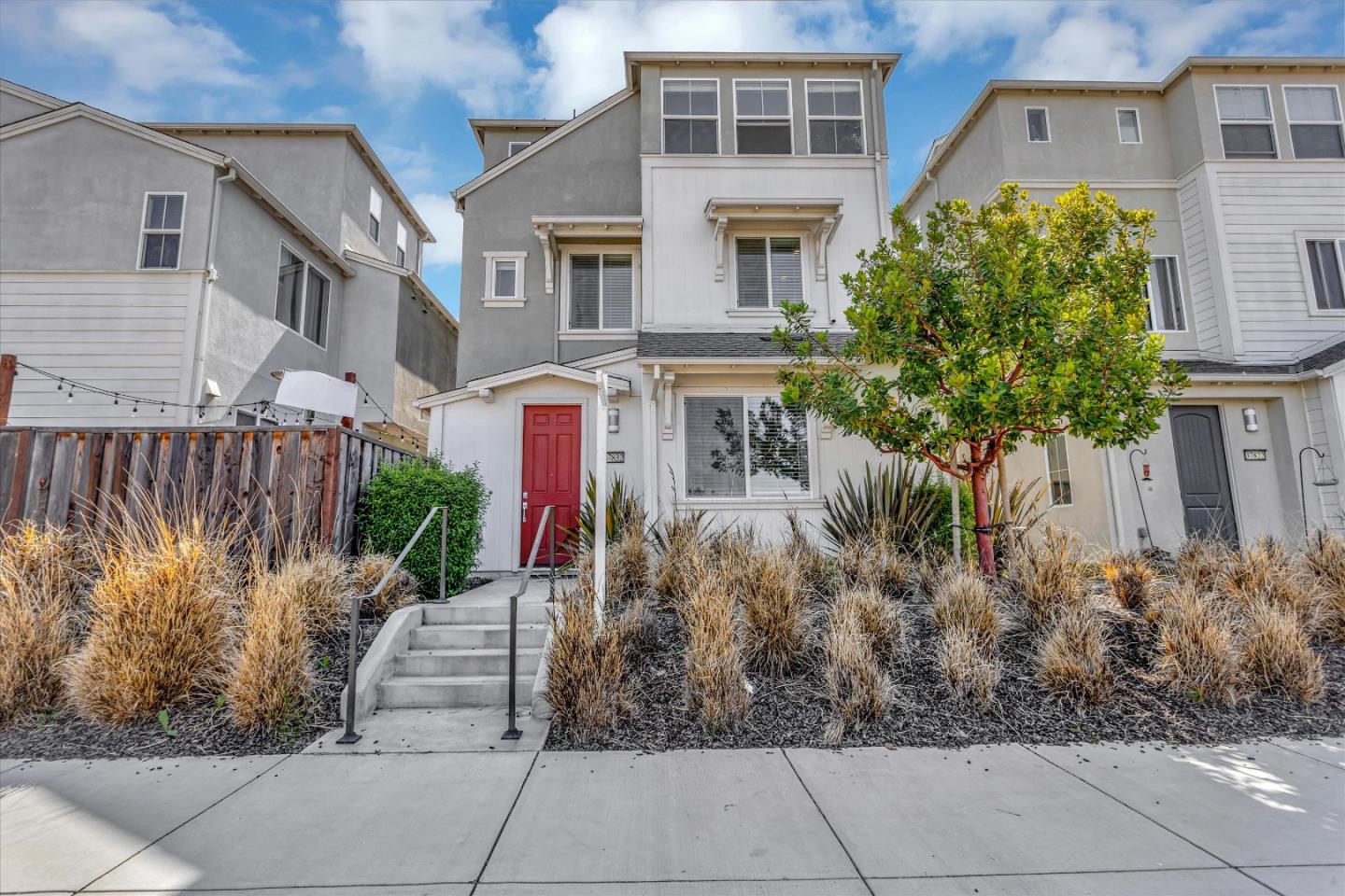 Detail Gallery Image 1 of 1 For 37832 Latitudes Ln, Newark,  CA 94560 - 3 Beds | 3/1 Baths