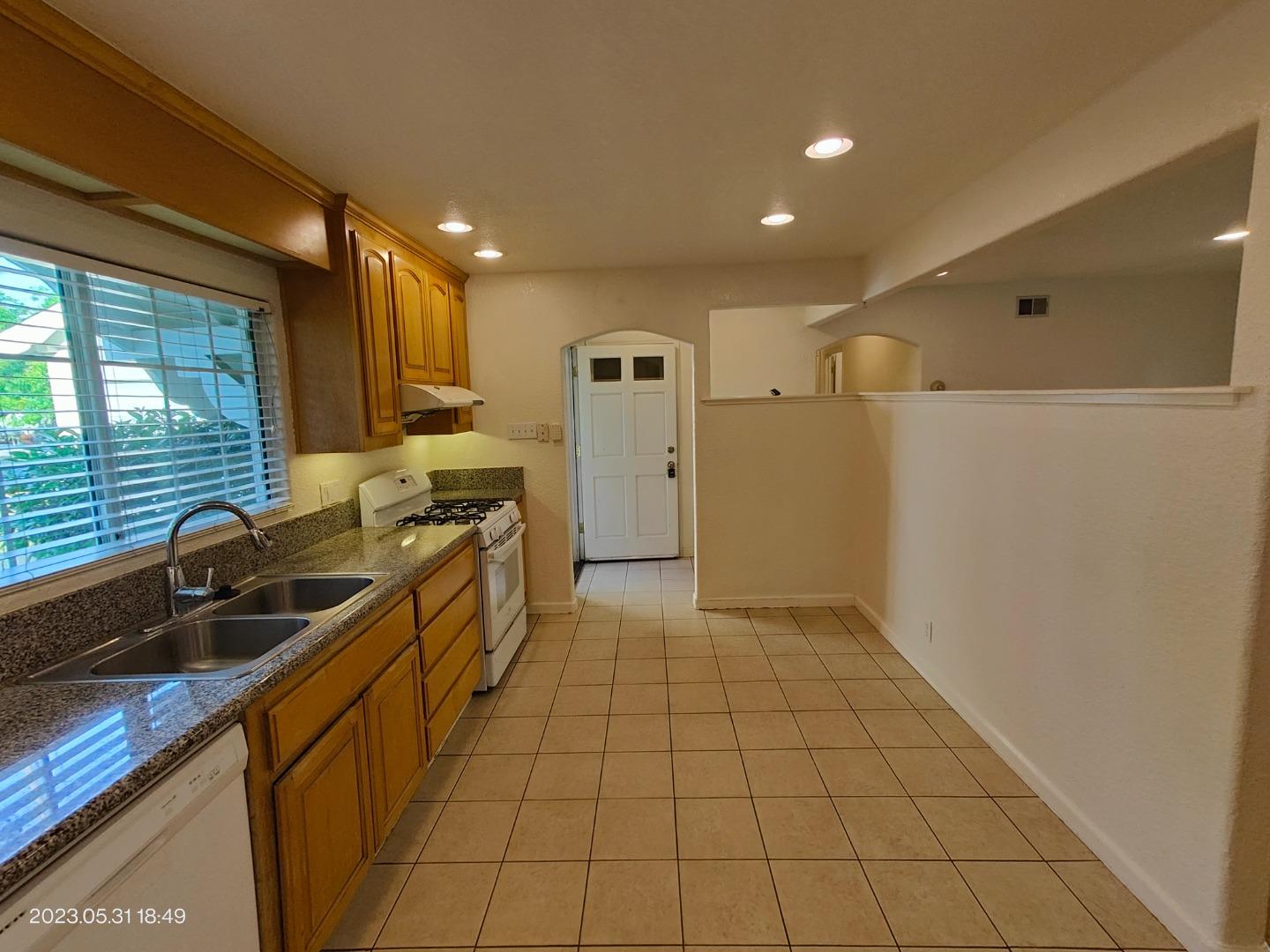 Detail Gallery Image 13 of 45 For 5573 Dent Ave, San Jose,  CA 95118 - 3 Beds | 2 Baths