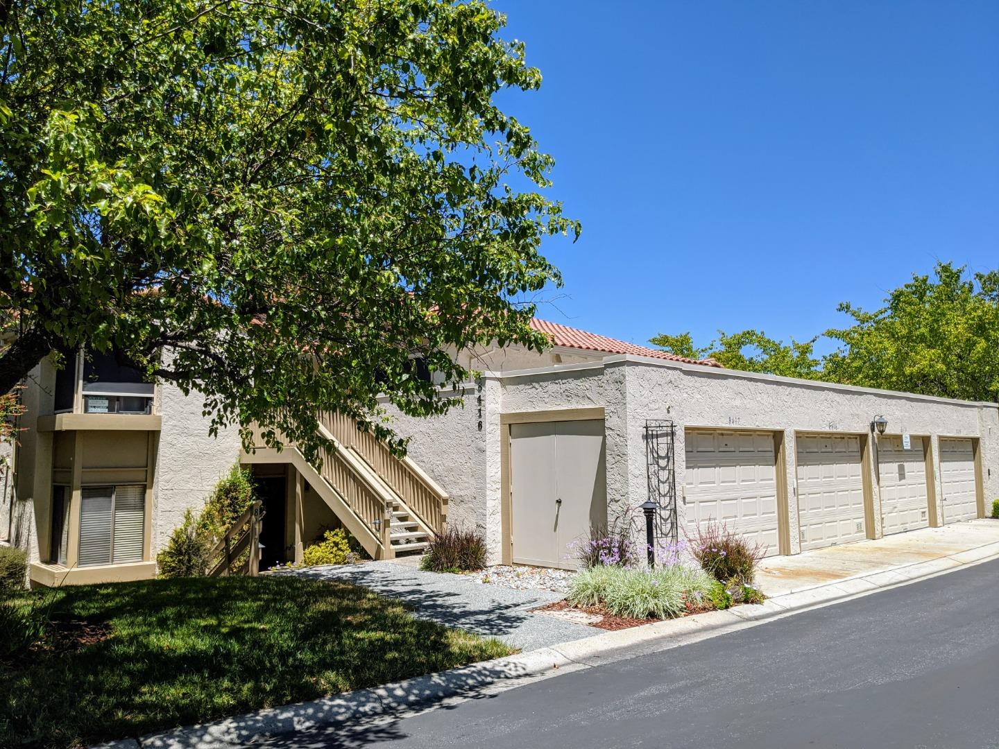 Detail Gallery Image 1 of 1 For 8416 Chenin Blanc Ln, San Jose,  CA 95135 - 2 Beds | 2 Baths