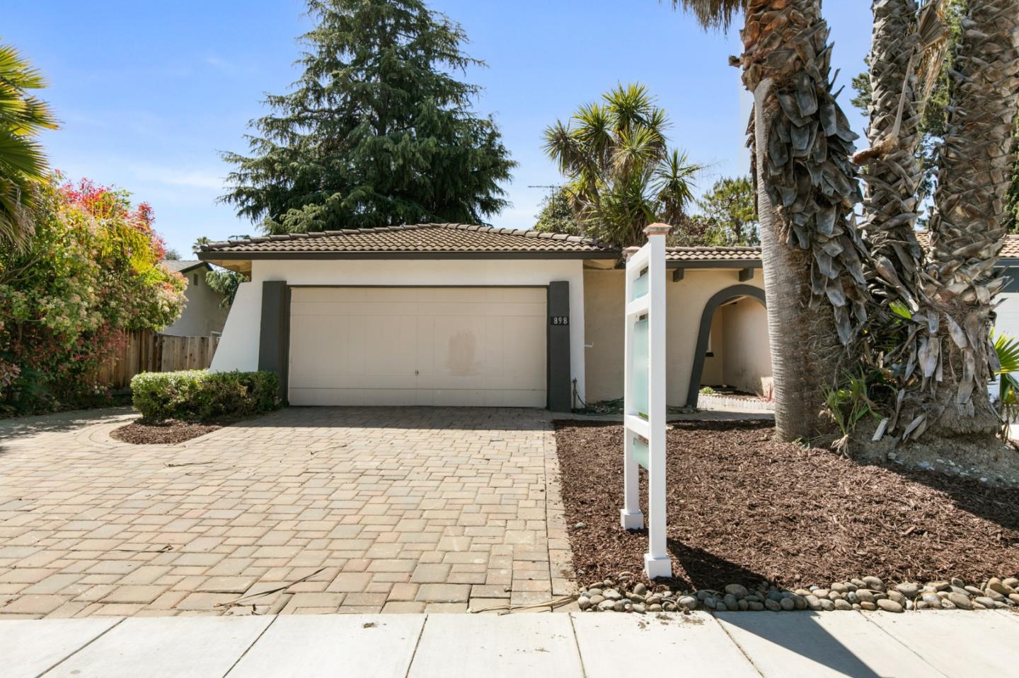 Detail Gallery Image 1 of 1 For 898 E Evelyn Ave, Sunnyvale,  CA 94086 - 3 Beds | 2 Baths