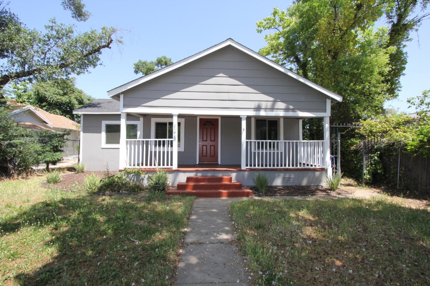 Detail Gallery Image 1 of 1 For 175 Arden Way, Sacramento,  CA 95815 - 3 Beds | 2 Baths