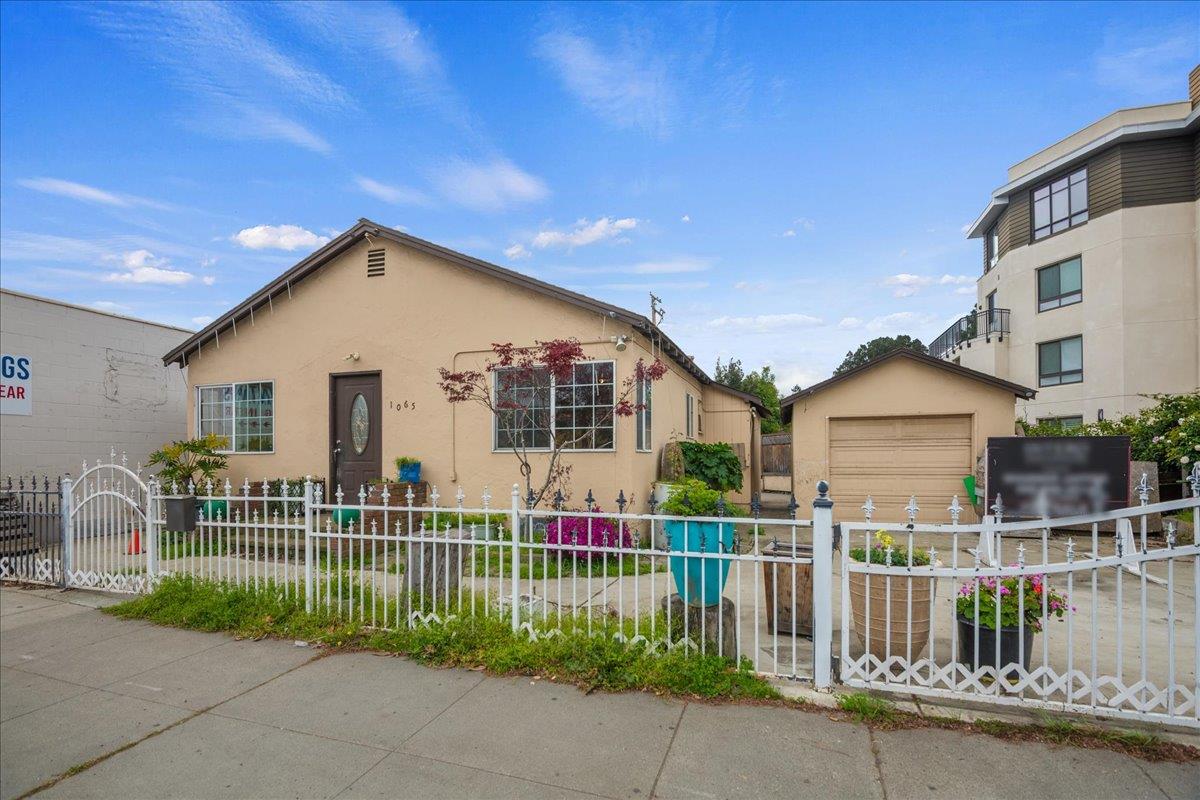 Photo of 1065 W El Camino Real in Mountain View, CA