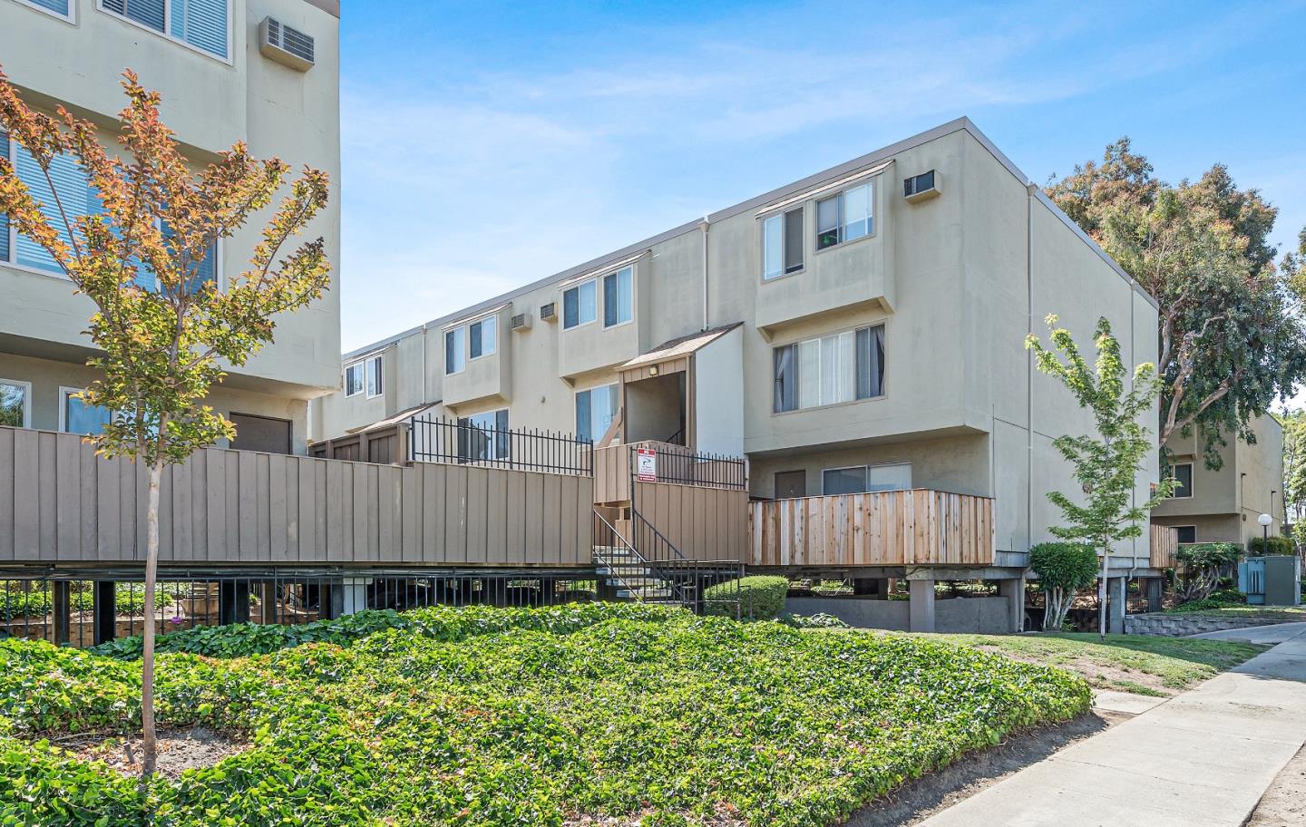 Detail Gallery Image 1 of 1 For 460 Auburn Way #11,  San Jose,  CA 95129 - 2 Beds | 1/1 Baths