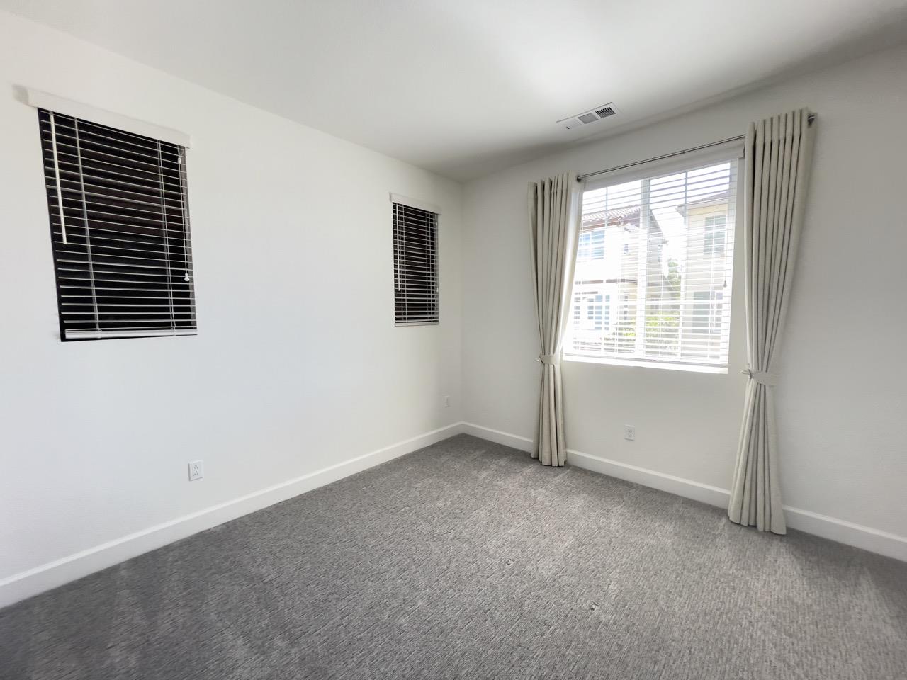 Detail Gallery Image 22 of 28 For 126 English Rose Cir, Campbell,  CA 95008 - 4 Beds | 2/1 Baths
