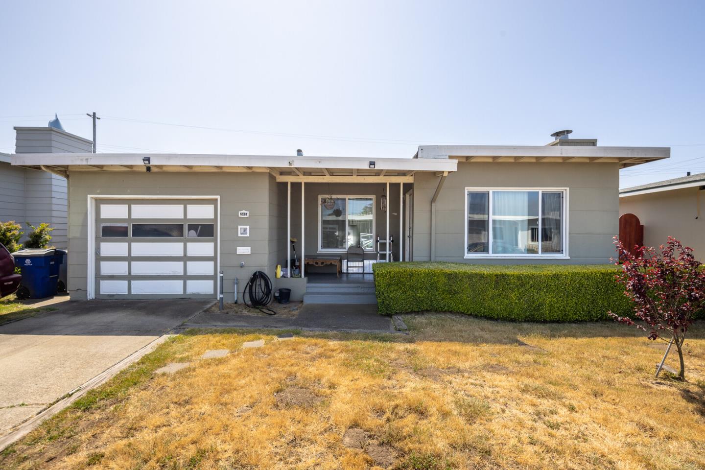 Detail Gallery Image 1 of 1 For 310 Gardenside Ave, South San Francisco,  CA 94080 - 3 Beds | 1 Baths