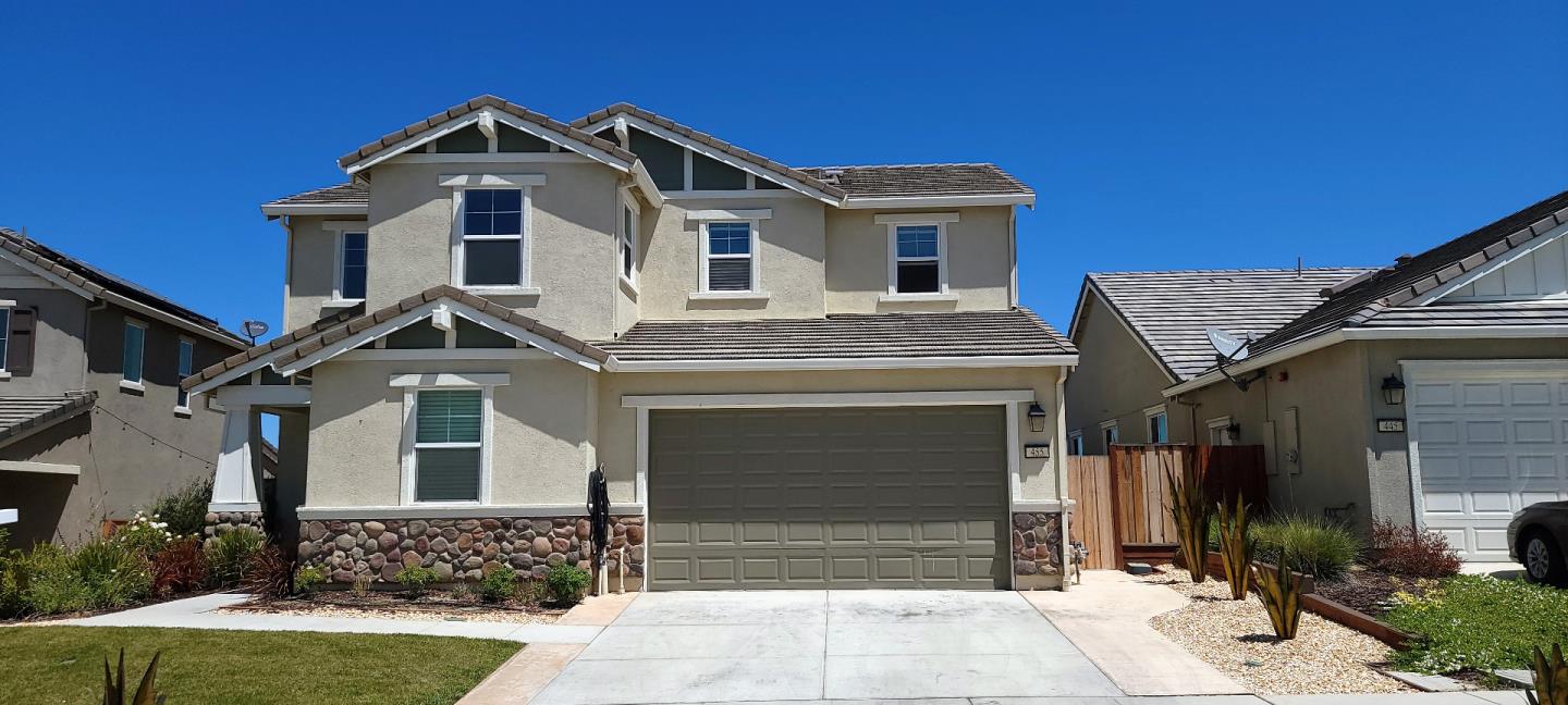 Photo of 455 Thistle St in Hollister, CA