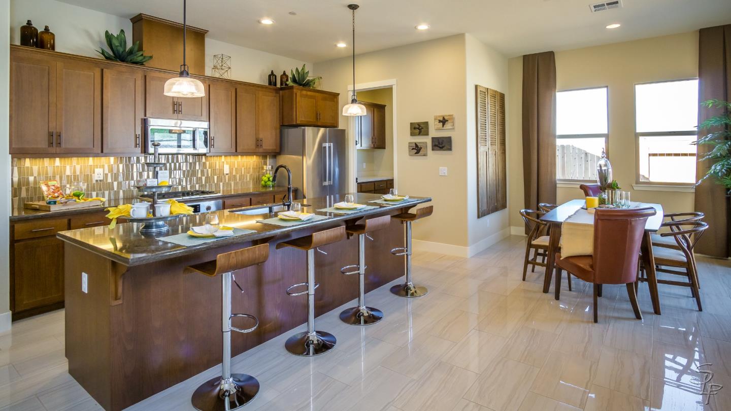 Photo of 964 Pismo Ct #15-9 in Hollister, CA
